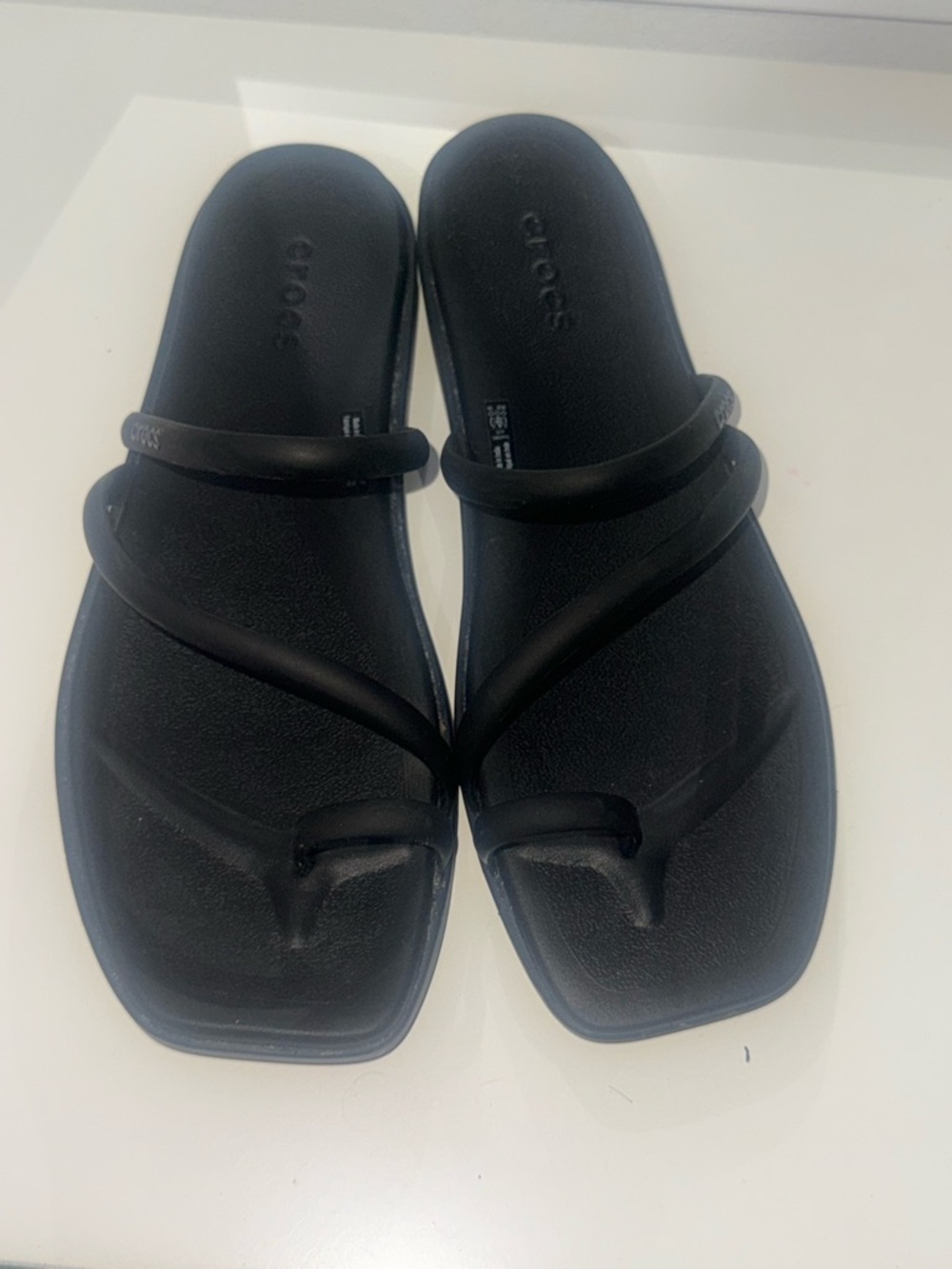 Crocs Women’s Miami Toe Loop Sandals – Black – Size 10